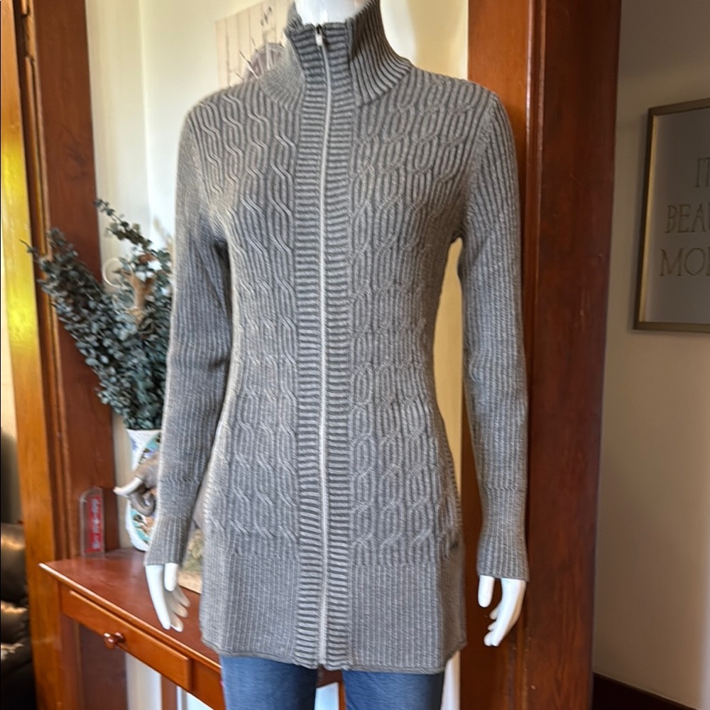 NWT Eddie Bauer size small Gray Cable Knit Women's Sweater